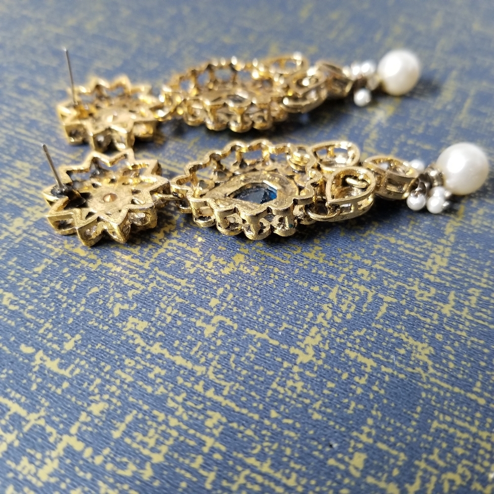 Indian Earrings with Kundan, Stone and Pearl work - Picture 8 of 8